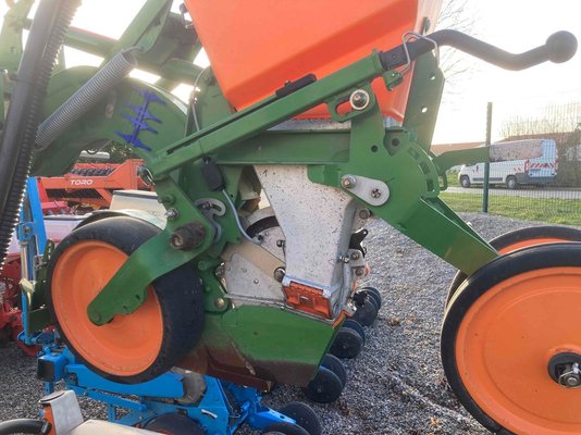 Semoir en ligne pneumatique Amazone ED 452