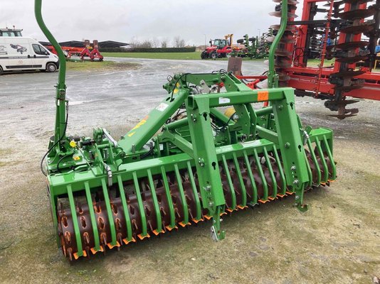 Herse rotative Amazone KX 3001 CULTIMIX