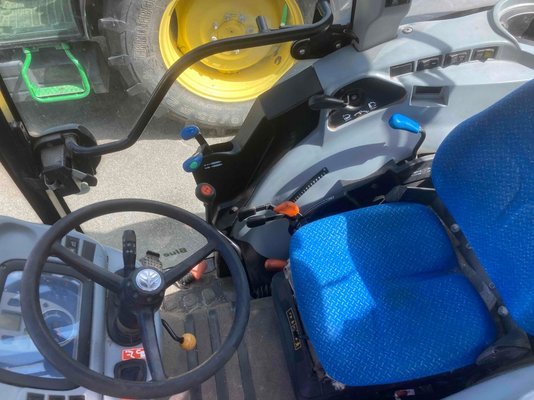 Tracteur fruitier New Holland T4-75N