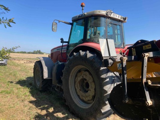 Tracteur agricole Massey Ferguson 6490