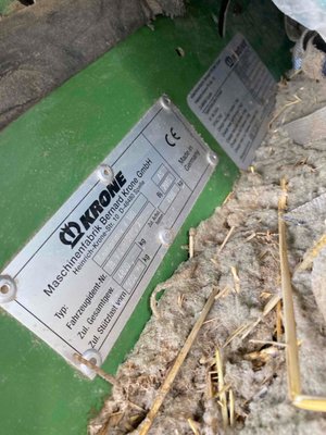 Presse à balles rondes Krone COMPRIMA V180