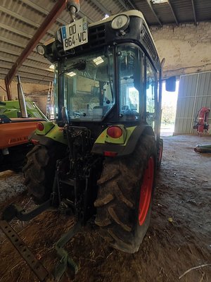 Tracteur agricole Claas NEXOS 230VL