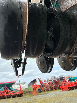 Semoir en ligne pneumatique ARBOS MS 8230