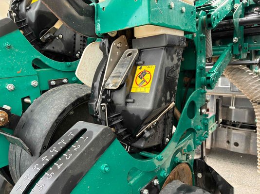 Semoir en ligne pneumatique ARBOS MS 8230