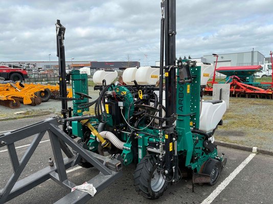 Semoir en ligne pneumatique ARBOS MS 8230
