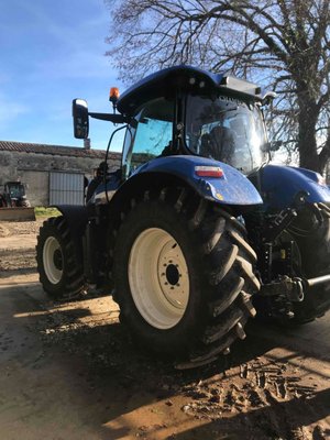 Tracteur agricole New Holland T7.210 AC